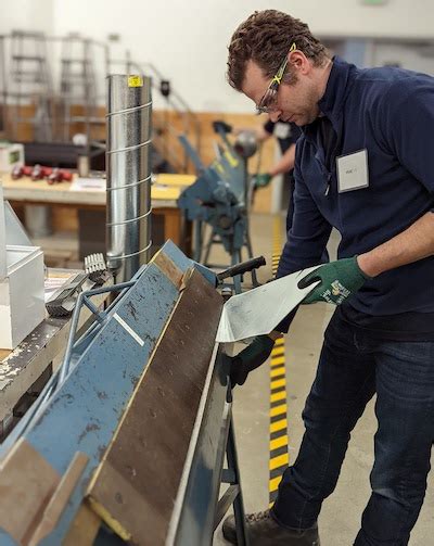 Portland Sheet Metal Institute holds apprentice 